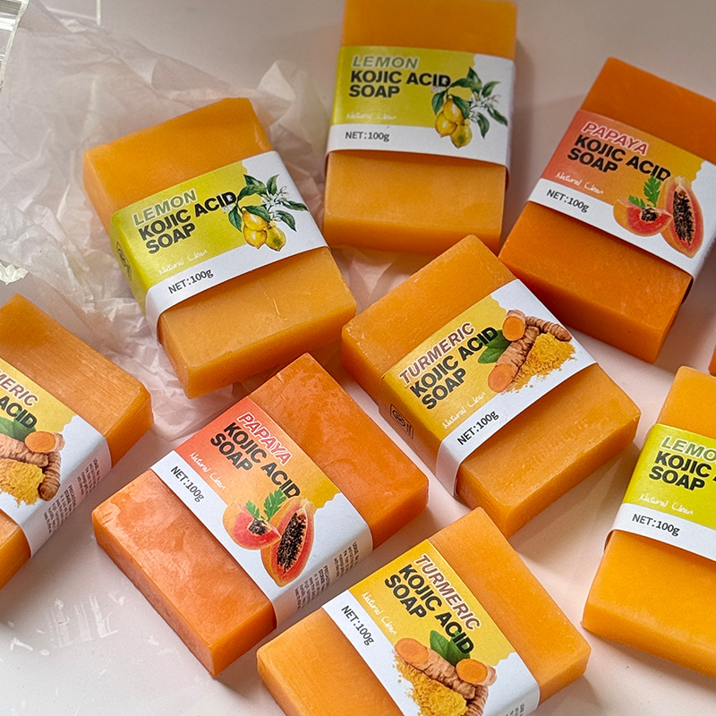 手作りのコジック酸石鹸、エッセンシャルオイル配合、肌のブライ - Essential Oil Soap のレビューと価格